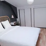 Duplex Lumineux Avec Bureau Separe Dans Le Centre *
