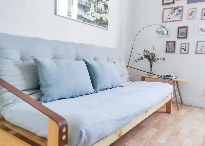 Duplex Lumineux Avec Bureau Separe Dans Le Centre