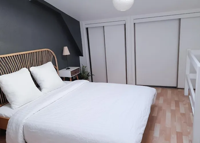 Duplex Lumineux Avec Bureau Separe Dans Le Centre *